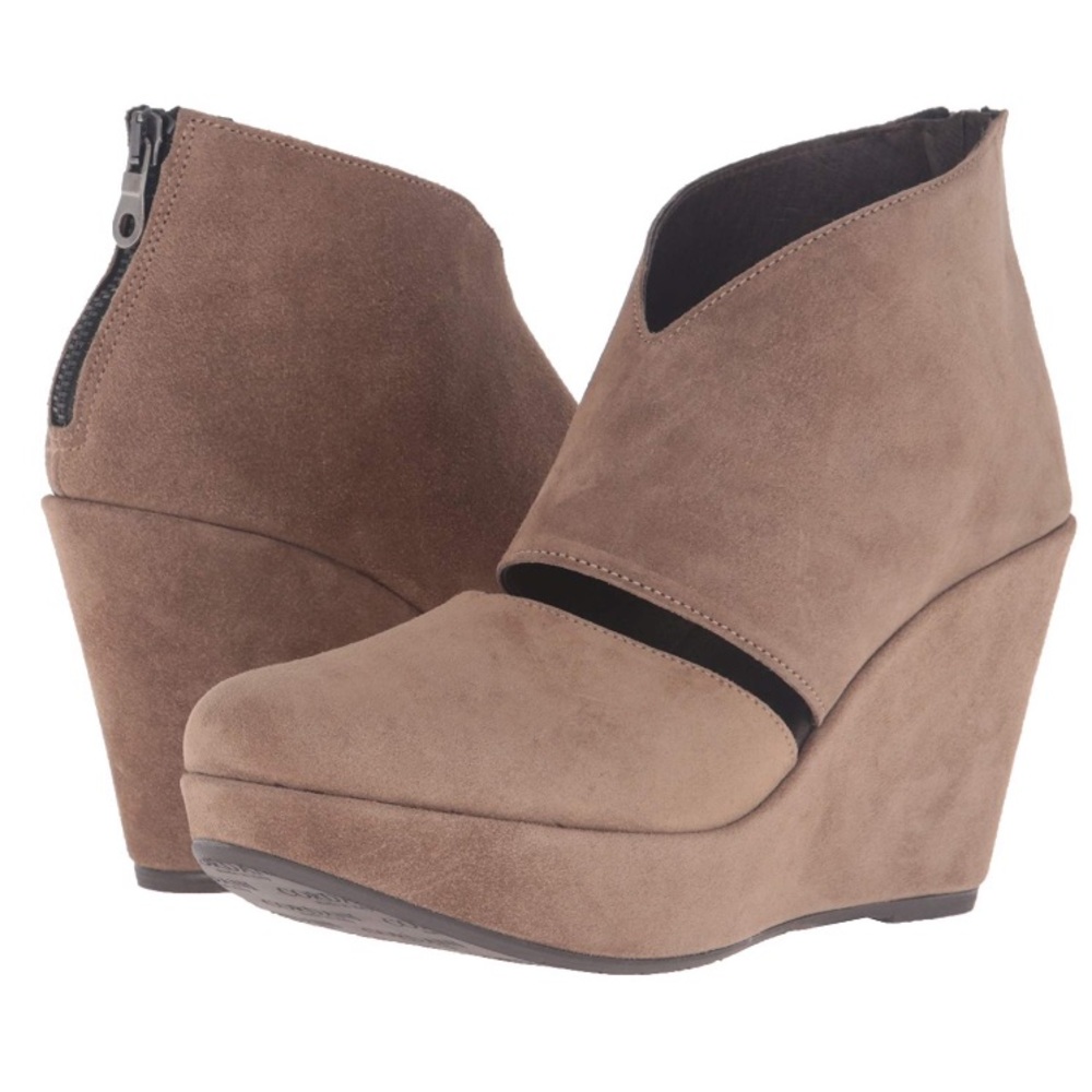 Cordani Rafferty Suede Wedge Bootie Size 39